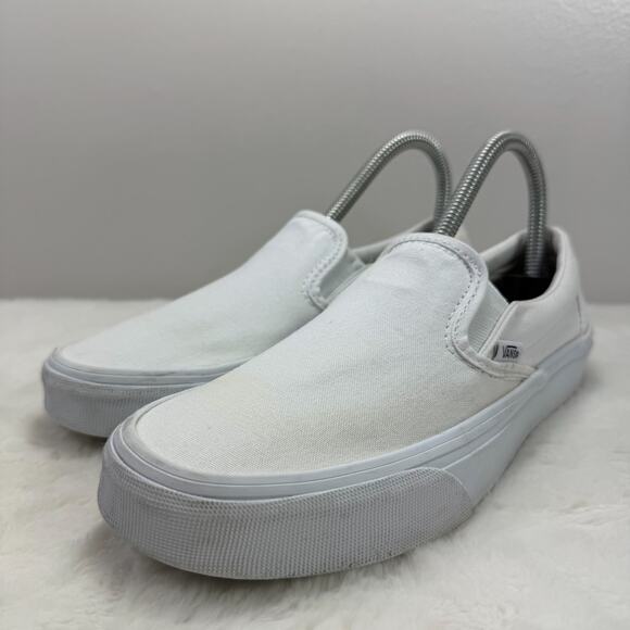 Vans Classic Slip‑On True White Women’s Size 7 Canvas Sneaker - Picture 2 of 10